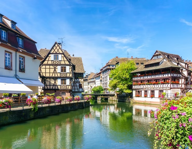 Strasbourg old town and Christmas market during an Alsace wine tour