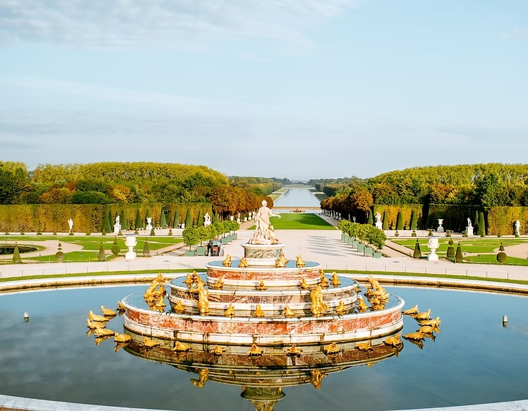 Palace of Versailles and royal gardens during a private tour